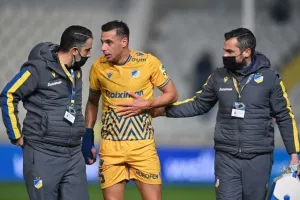 ΑΠΟΕΛ - ΑΕΚ: Την κέρδισε και την… έπιασε στην 2η θέση! (Φώτος)