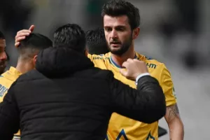 ΑΠΟΕΛ - ΑΕΚ: Την κέρδισε και την… έπιασε στην 2η θέση! (Φώτος)
