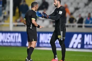 ΑΠΟΕΛ - Ανόρθωση: Λάζαρος και Χρυσοστόμου την εκτόξευσαν 2η! (φώτος)