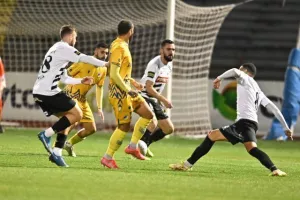 ΠΑΕΕΚ - ΑΠΟΕΛ: Χαλάζι, απουσίες, διπλό! (φώτος)