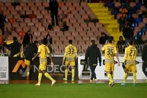ΠΑΕΕΚ - ΑΠΟΕΛ: Χαλάζι, απουσίες, διπλό! (φώτος)