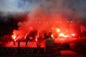 Κάηκε... το "Στέλιος Κυριακίδης" (βίντεο/φώτος)