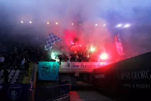 Κάηκε... το "Στέλιος Κυριακίδης" (βίντεο/φώτος)
