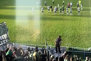 Μαζική παρουσία και ωραία ατμόσφαιρα από τη Θύρα 9 (φώτος)