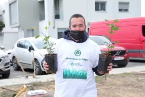 Ομόνοια: Φύτεψε 288 δέντρα στο Γέρι