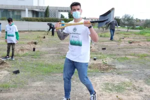Ομόνοια: Φύτεψε 288 δέντρα στο Γέρι