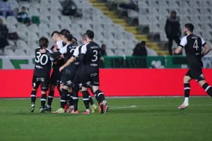 Ομόνοια - Εθνικός: Οι πράσινοι τέσσερα δοκάρια, η Άχνα τρεις βαθμούς! (φώτος)