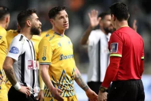 ΑΠΟΕΛ - ΑΕΚ: Την κέρδισε και την… έπιασε στην 2η θέση! (Φώτος)