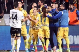 ΑΠΟΕΛ - ΑΕΚ: Την κέρδισε και την… έπιασε στην 2η θέση! (Φώτος)