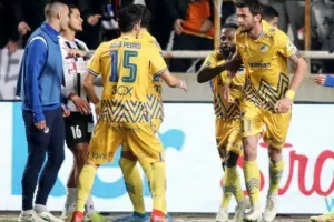 ΑΠΟΕΛ - ΑΕΚ: Την κέρδισε και την… έπιασε στην 2η θέση! (Φώτος)