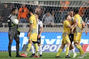 ΑΠΟΕΛ - ΑΕΚ: Την κέρδισε και την… έπιασε στην 2η θέση! (Φώτος)