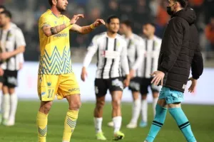 ΑΠΟΕΛ - ΑΕΚ: Την κέρδισε και την… έπιασε στην 2η θέση! (Φώτος)