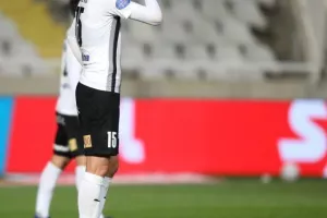 ΑΠΟΕΛ - ΑΕΚ: Την κέρδισε και την… έπιασε στην 2η θέση! (Φώτος)