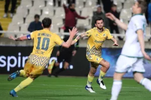 Ομόνοια - ΑΠΟΕΛ: Γαλαζοκίτρινο το... απίθανο "αιώνιο"!! (φώτος)