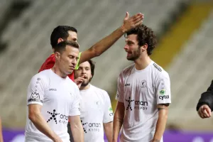 Δύσκολο/-9