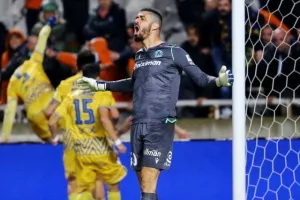 Ομόνοια - ΑΠΟΕΛ: Γαλαζοκίτρινο το... απίθανο "αιώνιο"!! (φώτος)