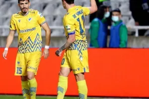 Ομόνοια - ΑΠΟΕΛ: Γαλαζοκίτρινο το... απίθανο "αιώνιο"!! (φώτος)