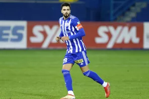 Ντεμπούτο για Εσκοβάλ