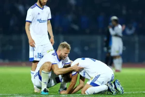 Απαρηγόρητος ο Ουάρντα, τον σήκωσαν οι συμπαίκτες του (φώτος)