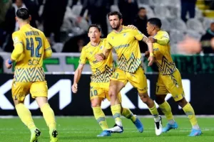 Ομόνοια - ΑΠΟΕΛ: Γαλαζοκίτρινο το... απίθανο "αιώνιο"!! (φώτος)