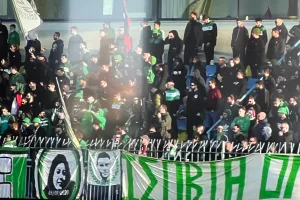 Μαζική παρουσία και ωραία ατμόσφαιρα από τη Θύρα 9 (φώτος)