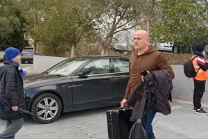 Η άφιξη της Ανόρθωσης (Φώτος)