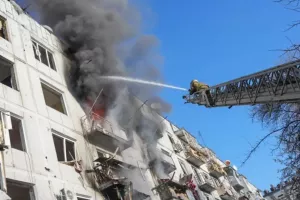 Ρωσικό "σφυροκόπημα" σε όλη τη χώρα - Ισχυρές εκρήξεις και βομβαρδισμοί με νεκρούς