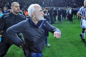 Κομίνης: "Δεν αντιλήφθηκα ότι ο Σαββίδης είχε όπλο"