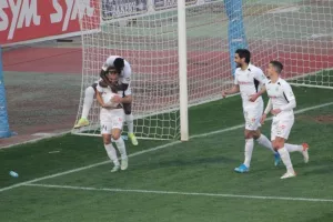 ΦΩΤΟΣ/Η βολίδα του Εμπραλίτζε και η… όμορφη αφιέρωσή του