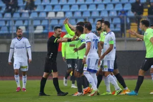 ΚΟΚΚΙΝΗ στον Βαλακάρι και "φωνές" (φώτος)