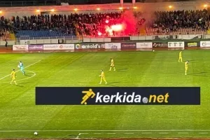 Ατμόσφαιρα με... πυρσούς οι ΑΠΟΕΛίστες! (φώτος)