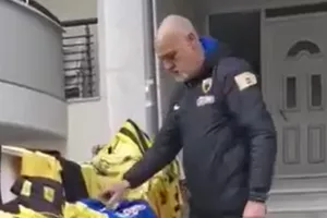 H AEK άφησε φανέλα στον τόπο δολοφονίας του Άλκη