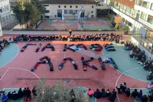 Συγκινητική πρωτοβουλία μαθητών για τη δολοφονία του 19χρονου