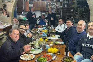 Έφαγαν και τα... είπαν για την ΑΝΟ (φώτος)
