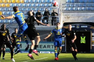 Αναβολή σε ματς της Σούπερ Λιγκ λόγω Covid-19