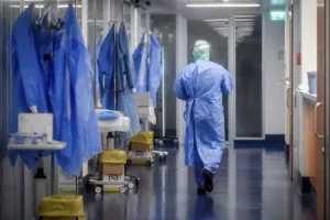 Ένας θάνατος/3038 κρούσματα