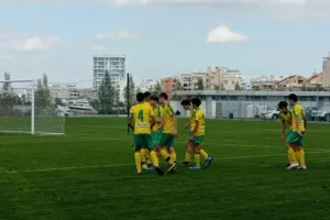 ΝΙΚΗ με Έκτορ που πάει... Αρένα!