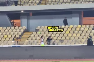 ΑΕΛ: Οι πιστοί πήραν φανέλα! (φώτος)