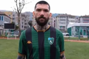 Ο Κολοβός συστήνεται στην Κοτσαέλισπορ μιλώντας τουρκικά