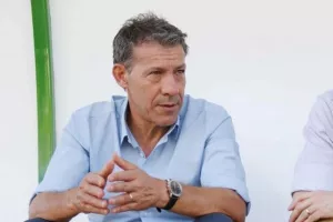 Στο ντέρμπι ο Λάρκου