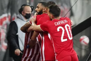 Έπιασαν… 13άρι δίχως ήττα κόντρα στην ΑΕΚ ο Ολυμπιακός και ο Μαρτίνς