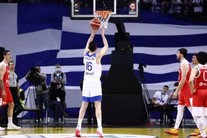 Ελλαδάρα με... "λυτρωτή" Παπανικολάου κόντρα στην Τουρκία