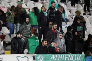 (ΦΩΤΟΣ Ομόνοια - ΑΠΟΕΛ) Ο κόσμος στο ΓΣΠ