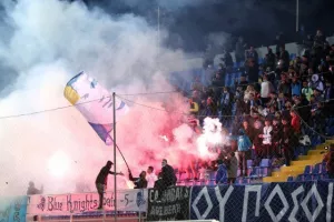 Εντυπωσιακή υποδοχή με πυρσούς στο Δασάκι! (βίντεο)