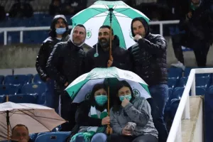 (ΦΩΤΟΣ Ομόνοια - ΑΠΟΕΛ) Ο κόσμος στο ΓΣΠ
