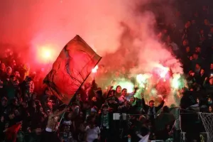 (ΦΩΤΟΣ Ομόνοια - ΑΠΟΕΛ) Ο κόσμος στο ΓΣΠ
