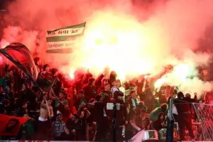 (ΦΩΤΟΣ Ομόνοια - ΑΠΟΕΛ) Ο κόσμος στο ΓΣΠ