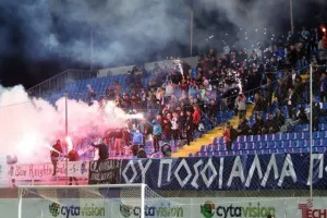Εντυπωσιακή υποδοχή με πυρσούς στο Δασάκι! (βίντεο)