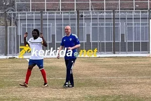 Τιμούρ και Παπαδόπουλος έπαιξαν μπάλα στις Κεντρικές Φυλακές (φώτος)