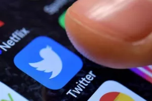 «Έπεσε» το Twitter